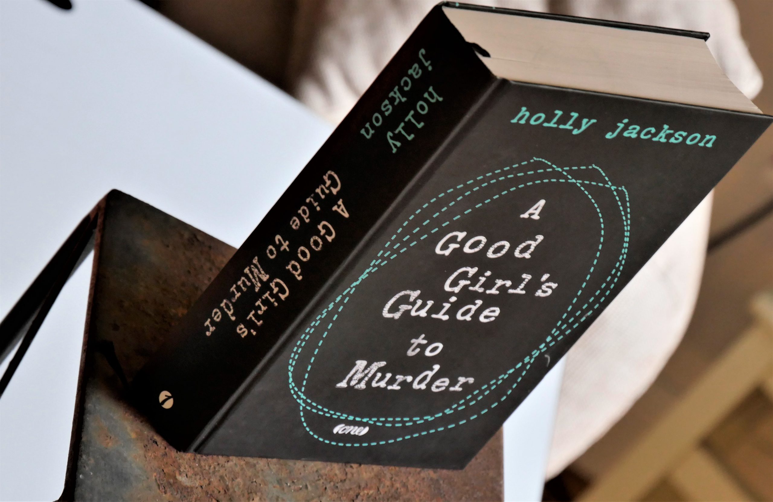 rezension-a-good-girl-s-guide-to-murder-von-holly-jackson-kathrineverdeen